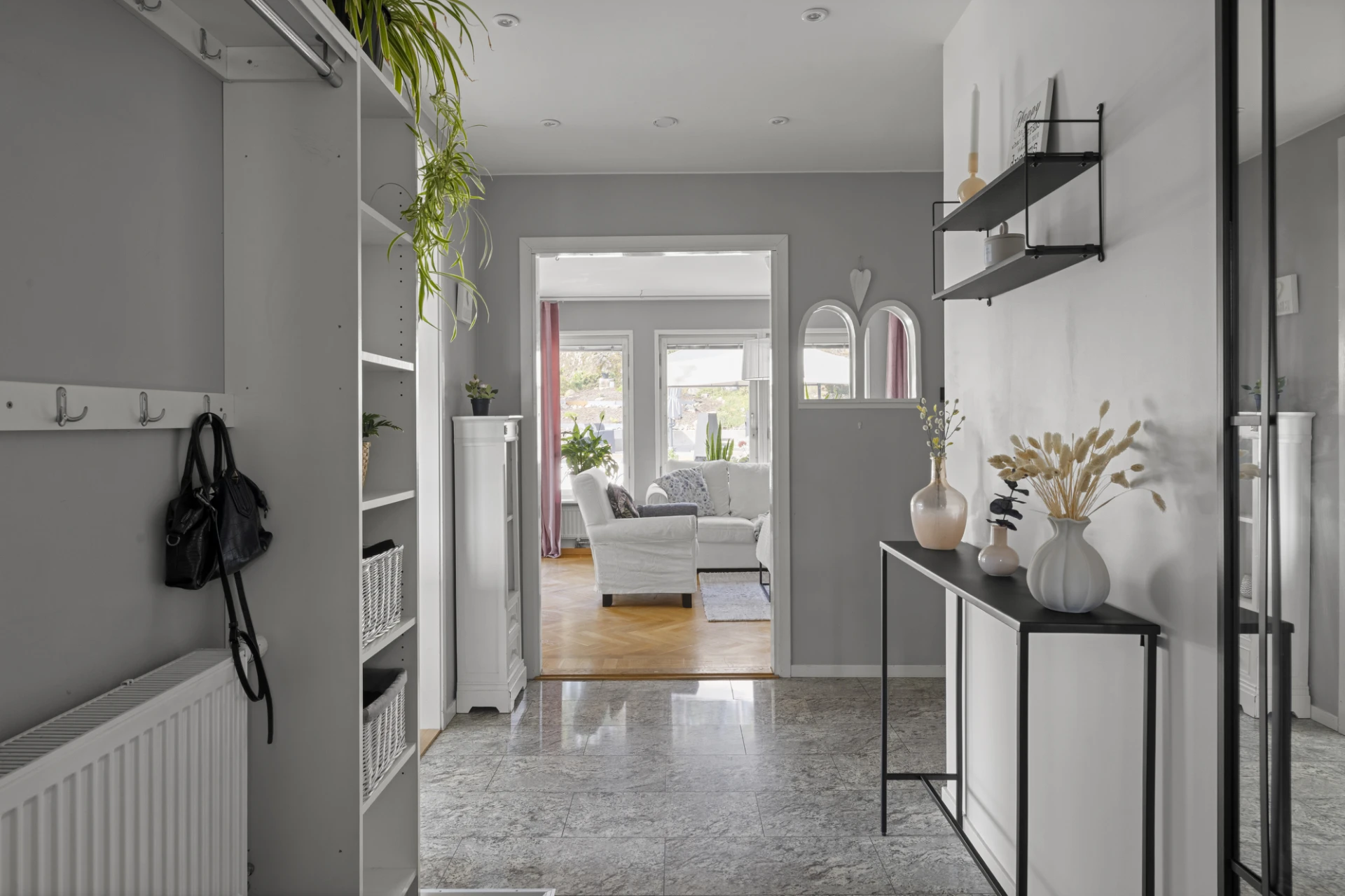 Hall från entré