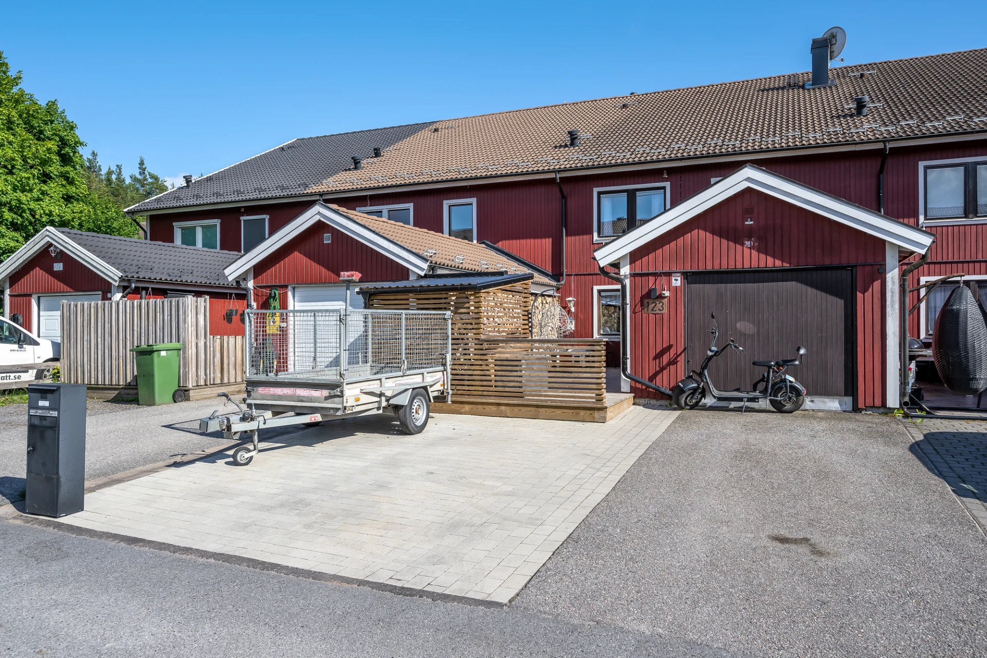 Uppfart och garage