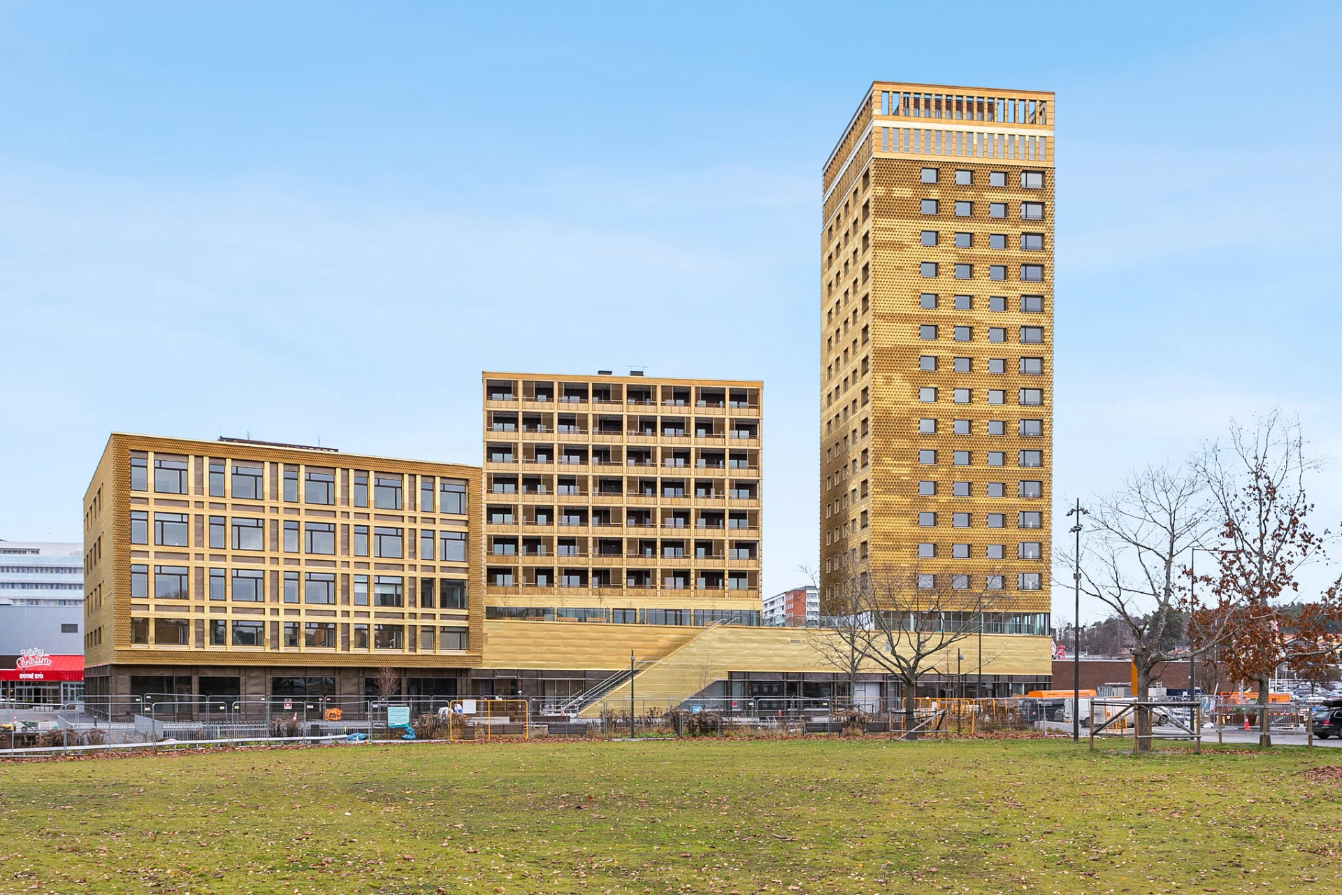 Brf Lyckan i Väsby (fastigheten i mitten)