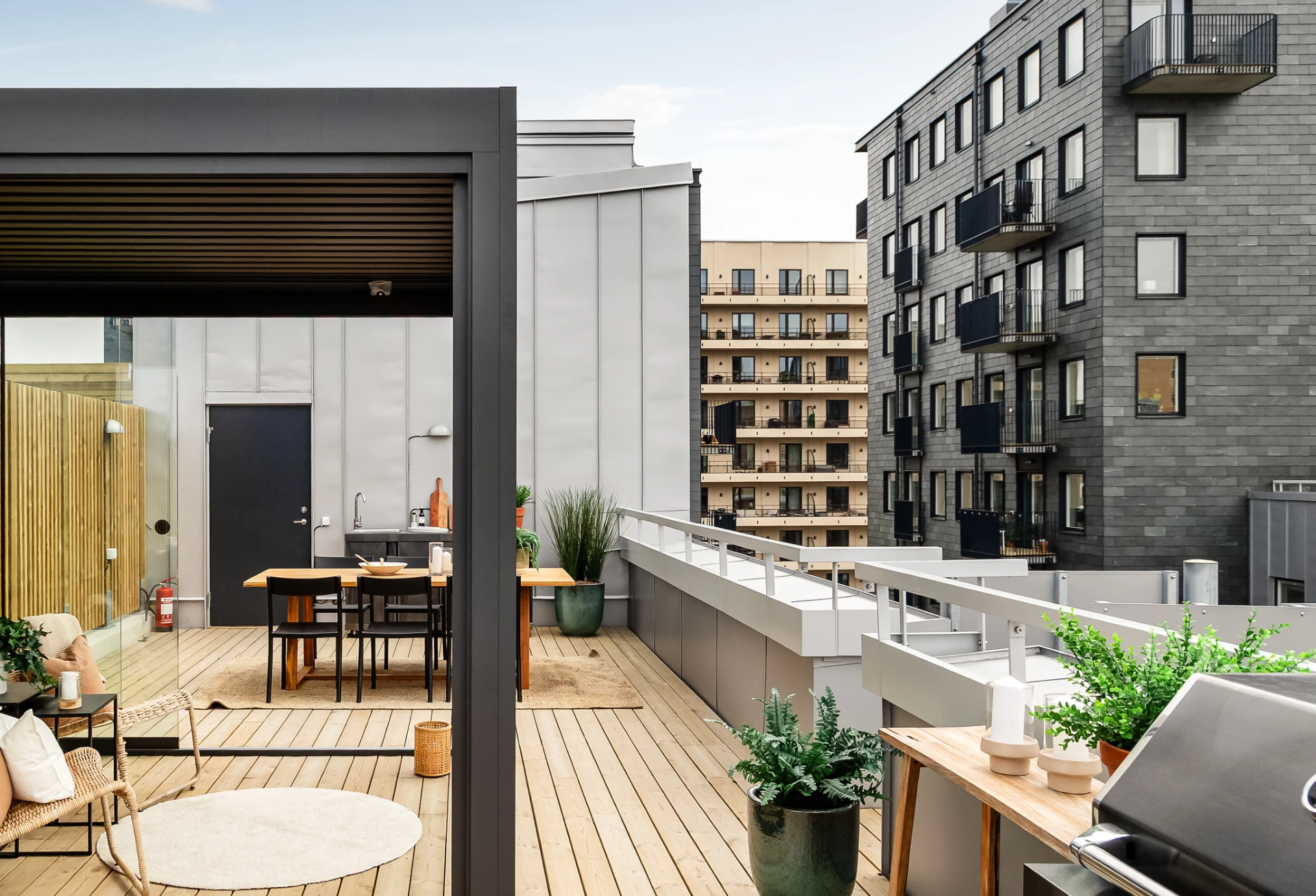Exempelbild inredd terrass i Lokstallarna Västra