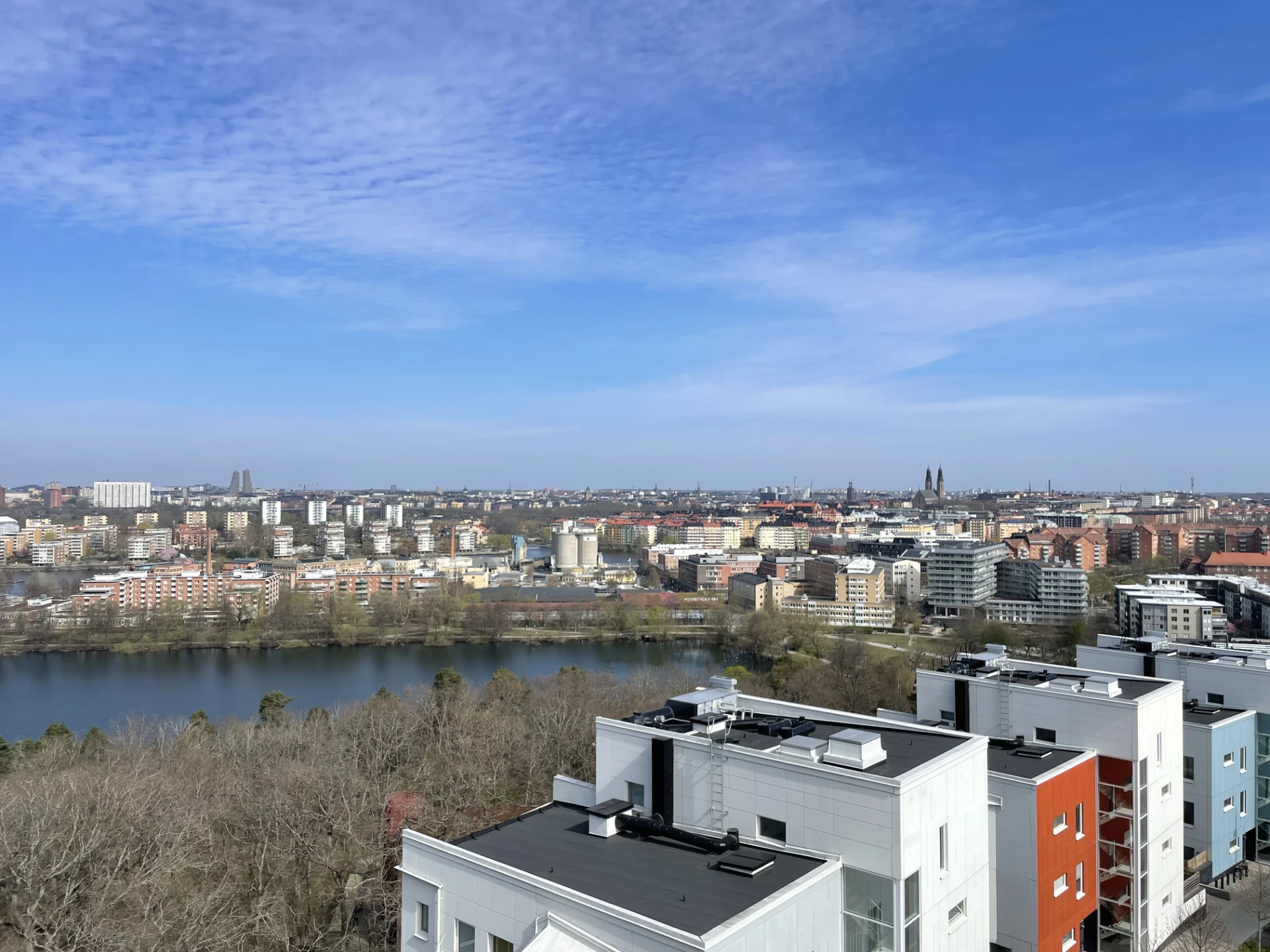 Vy från bostad över Stockholms stadssiluett