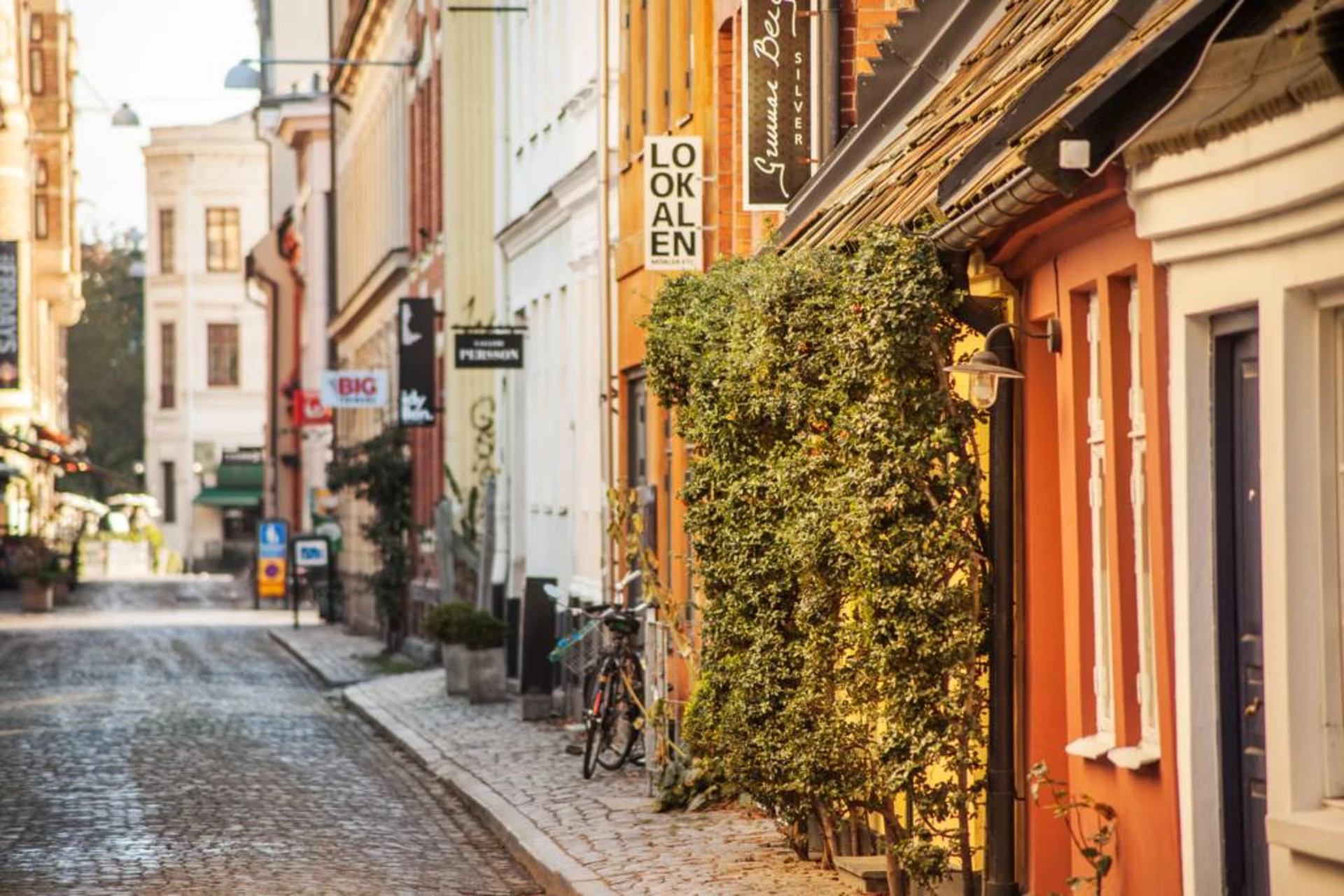Lågupplöst Kort promenad genom Gamla Väster till Lilla torg