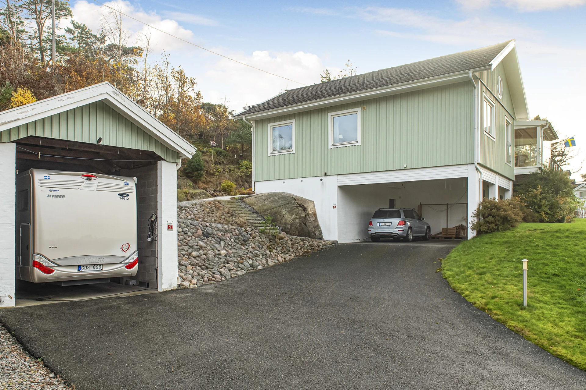 Carport för två bilar