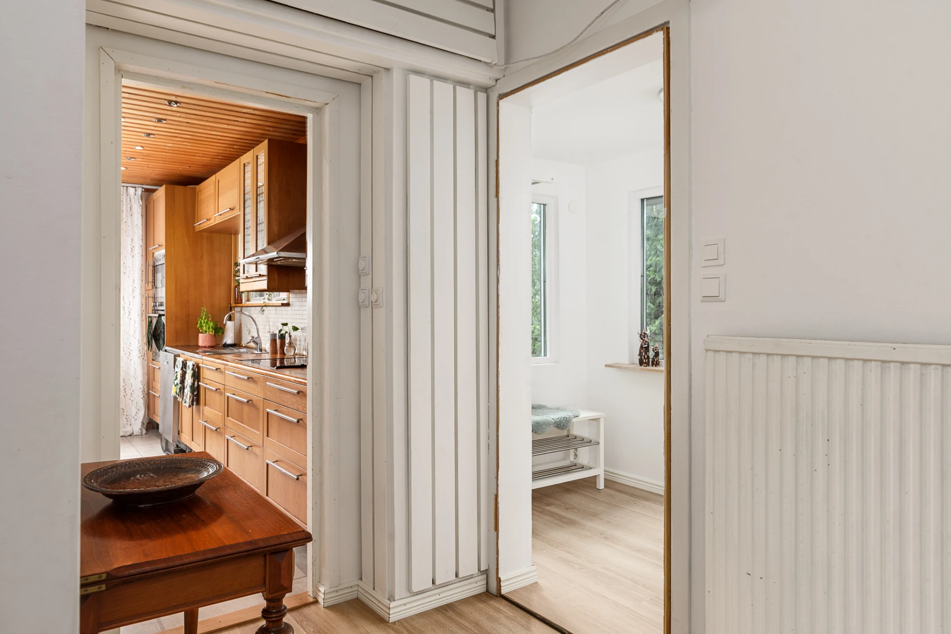 Hall mot kök