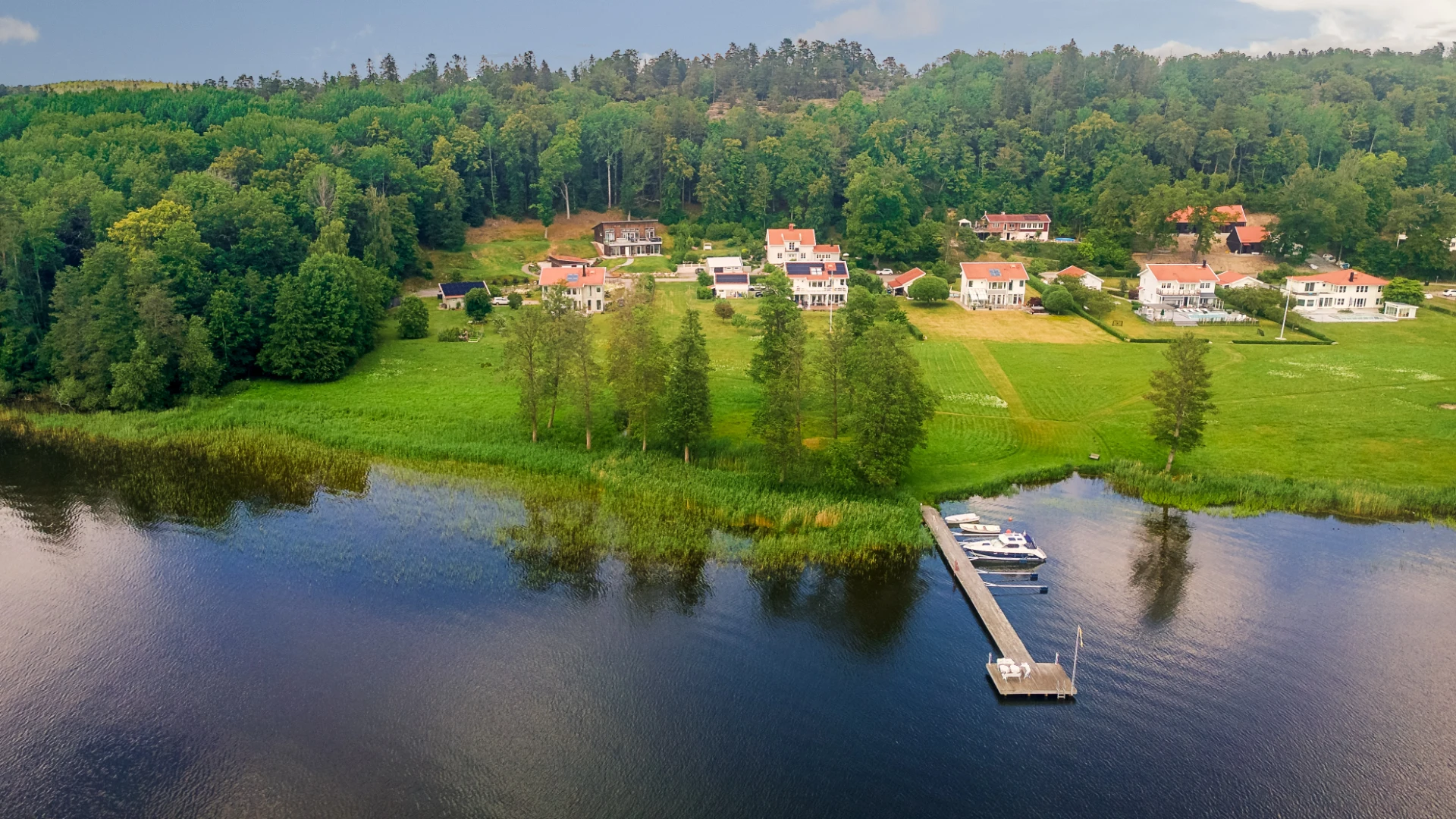 Tillgång till brygga och båtplats