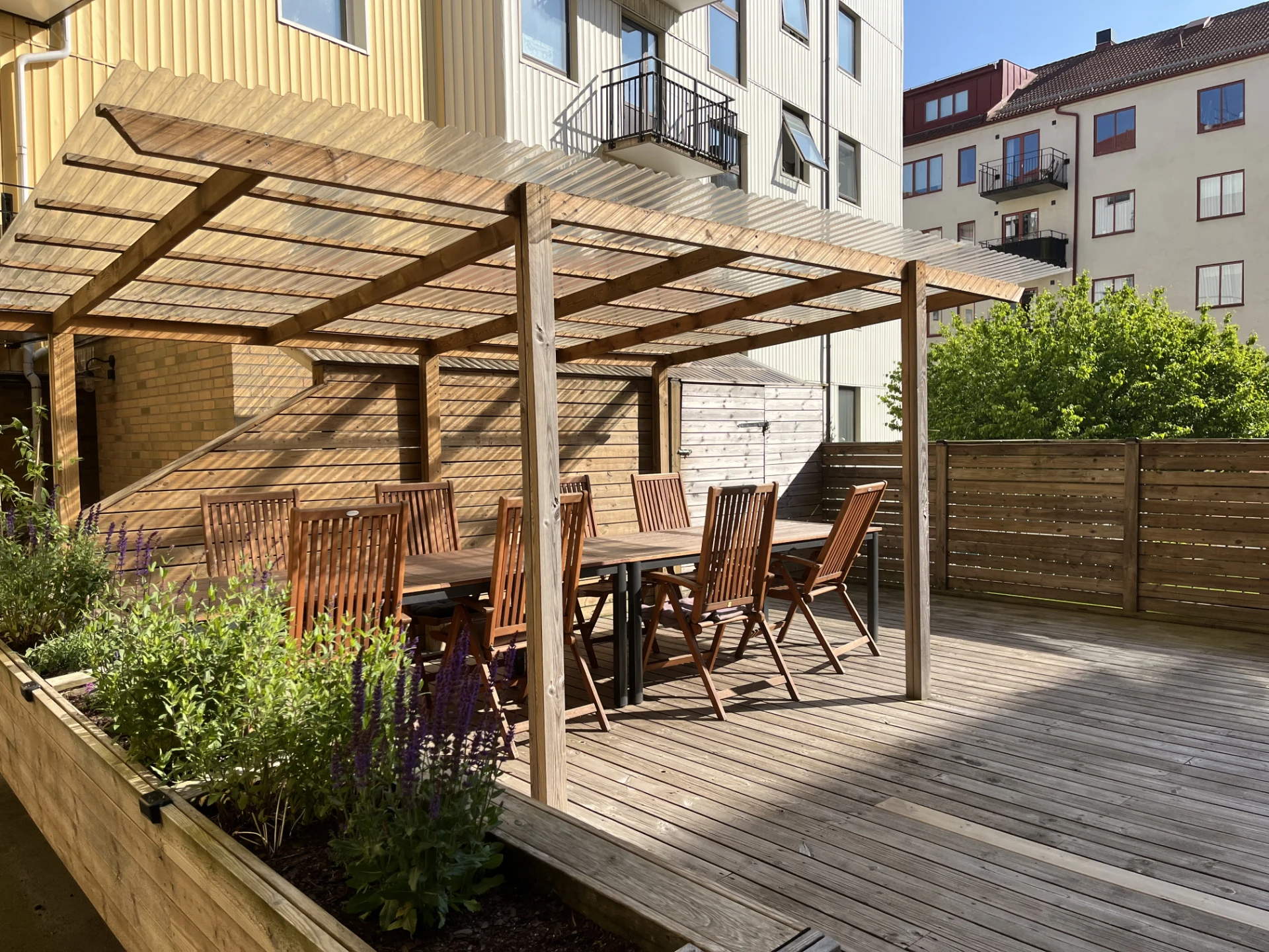Säljarens bild av gemensam terrass