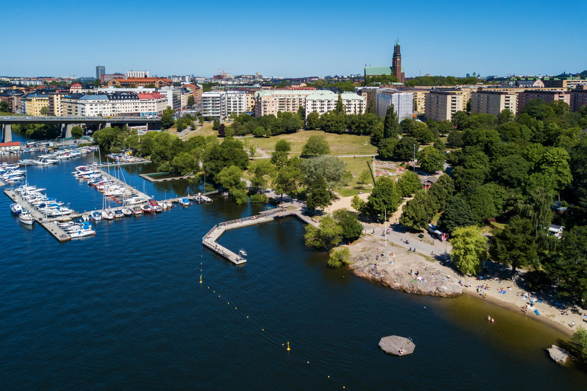 I Hornstull är man bortskämd med idylliska grönområden, vatten och båtar överallt