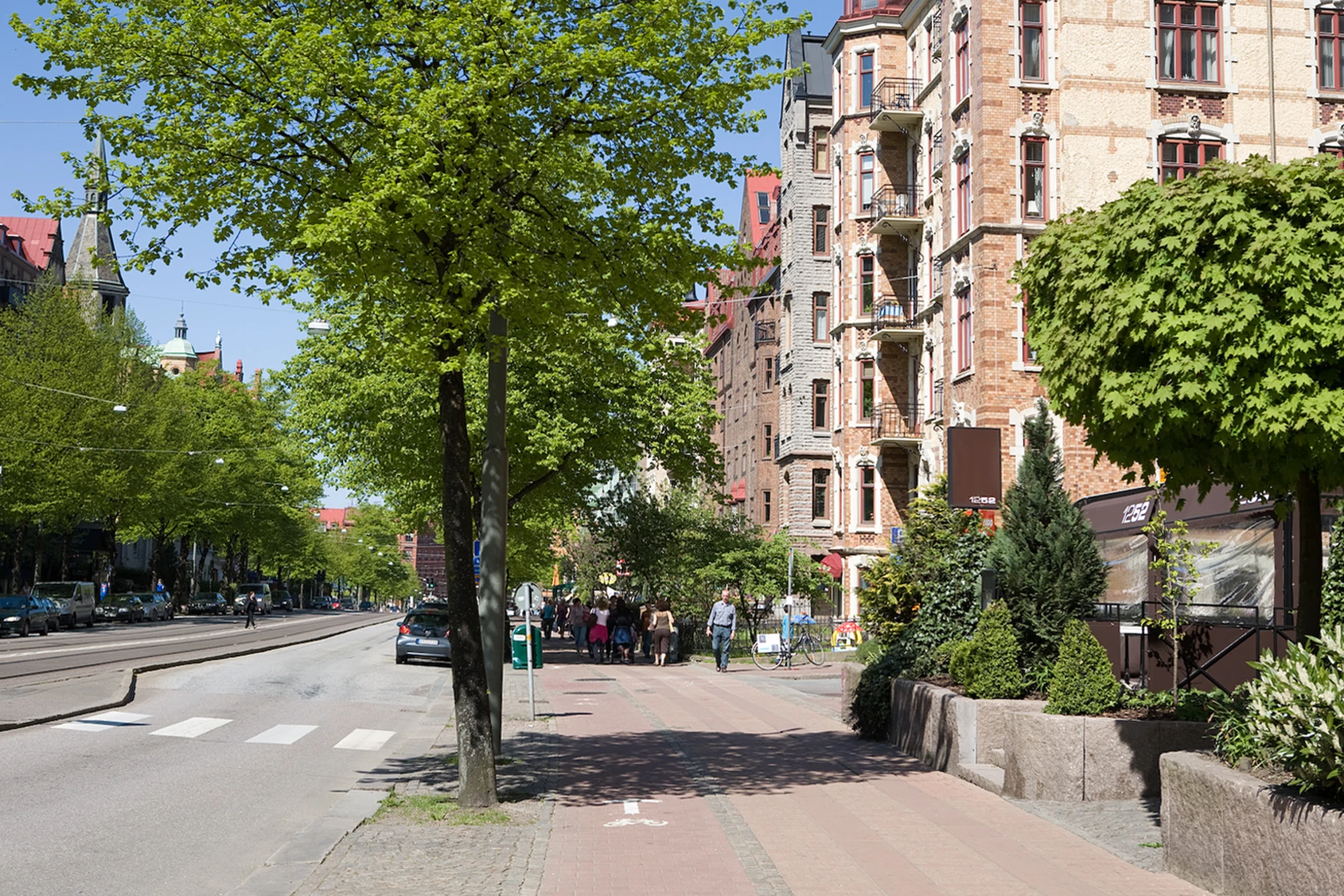 Strosa längs Linnégatan med flertal omtyckta restauranger och caféer