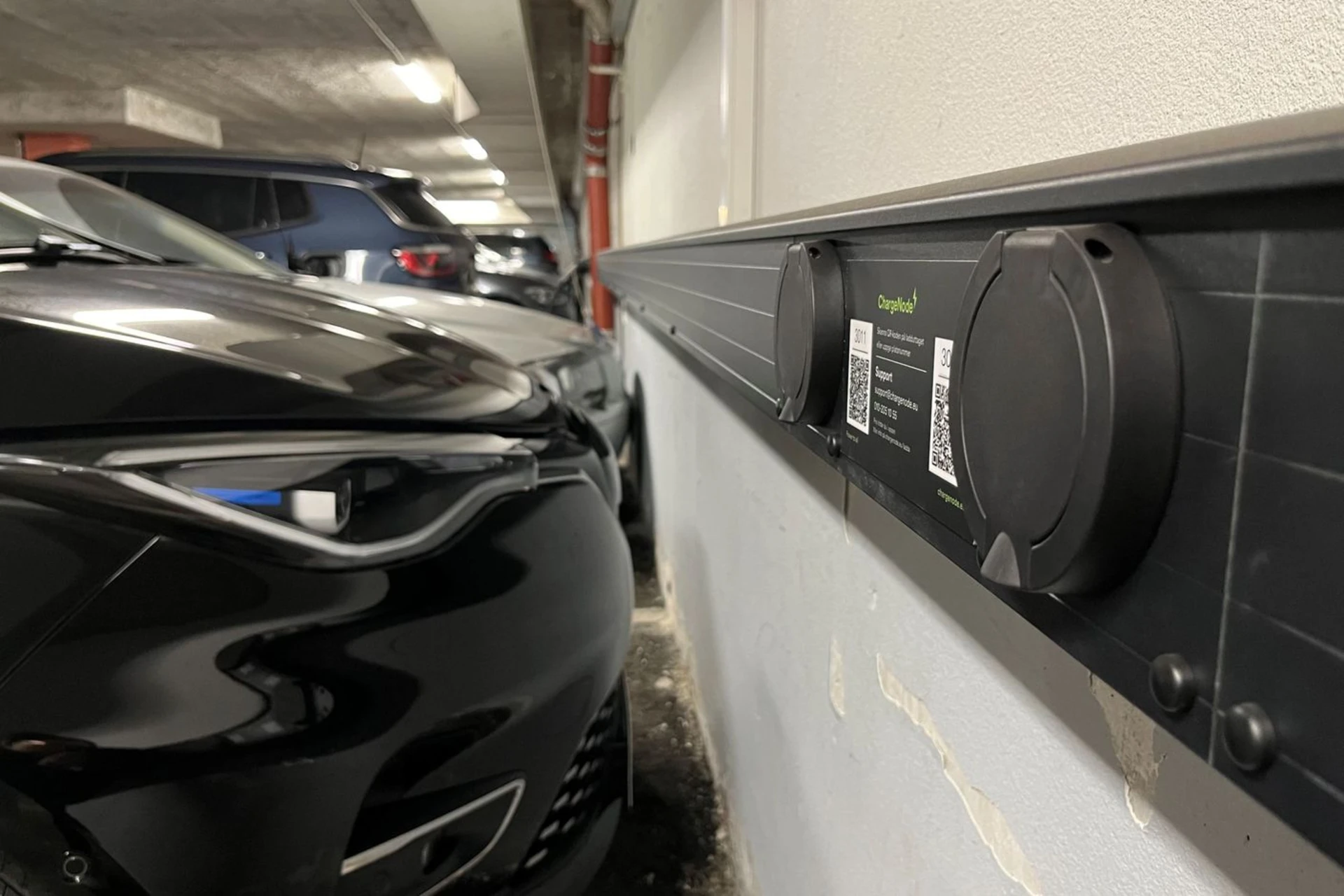 Ladduttag finns tillgänglig till den egna garageplatsen