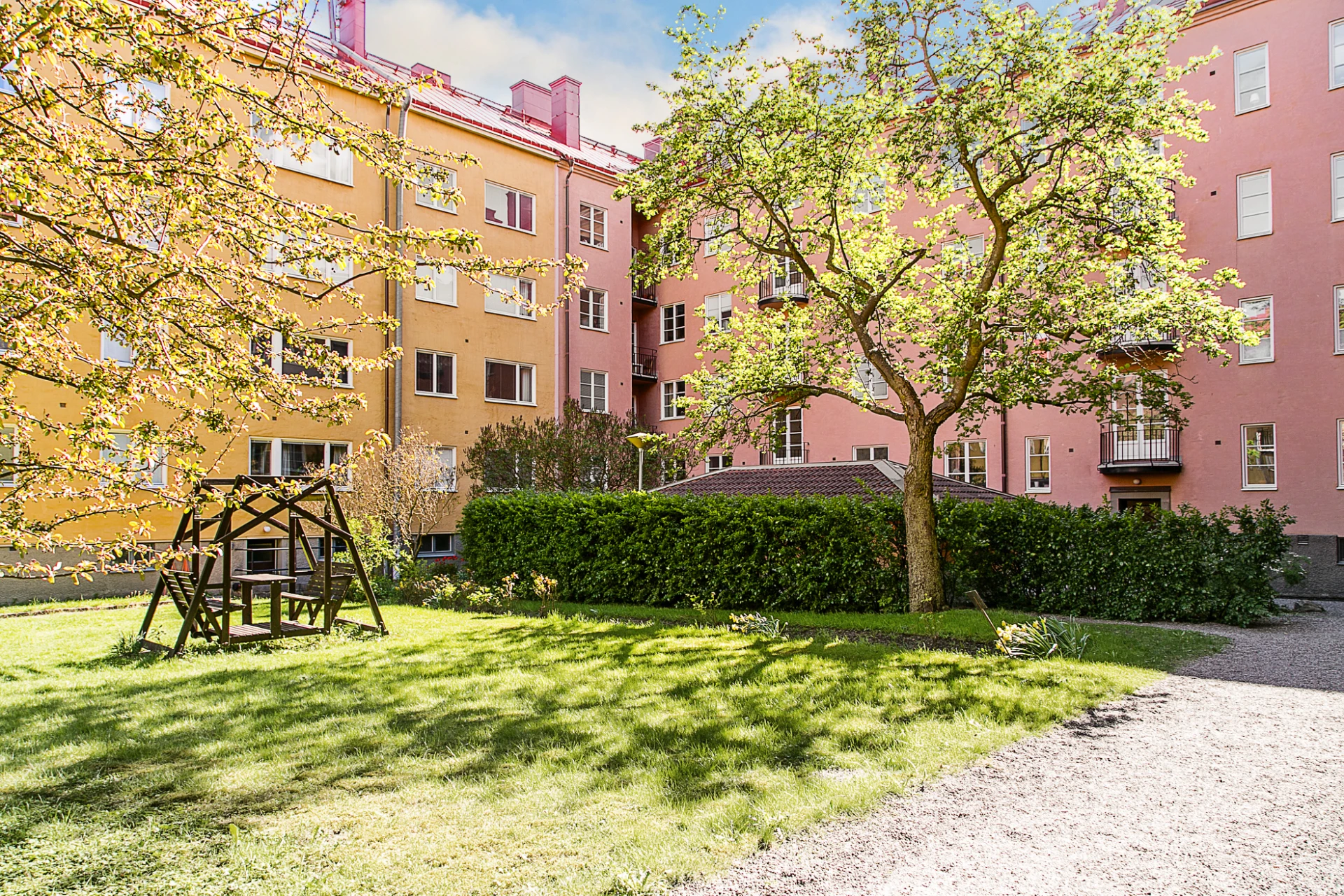 Gården på sommaren