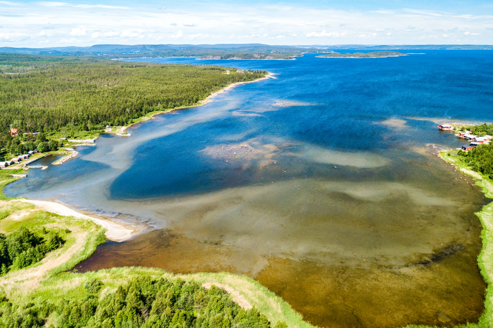 Björköviken med Bergafjärden och Juniskär i bakgrunden