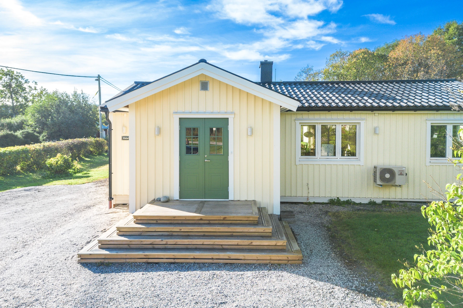 Entrén, välkomna in