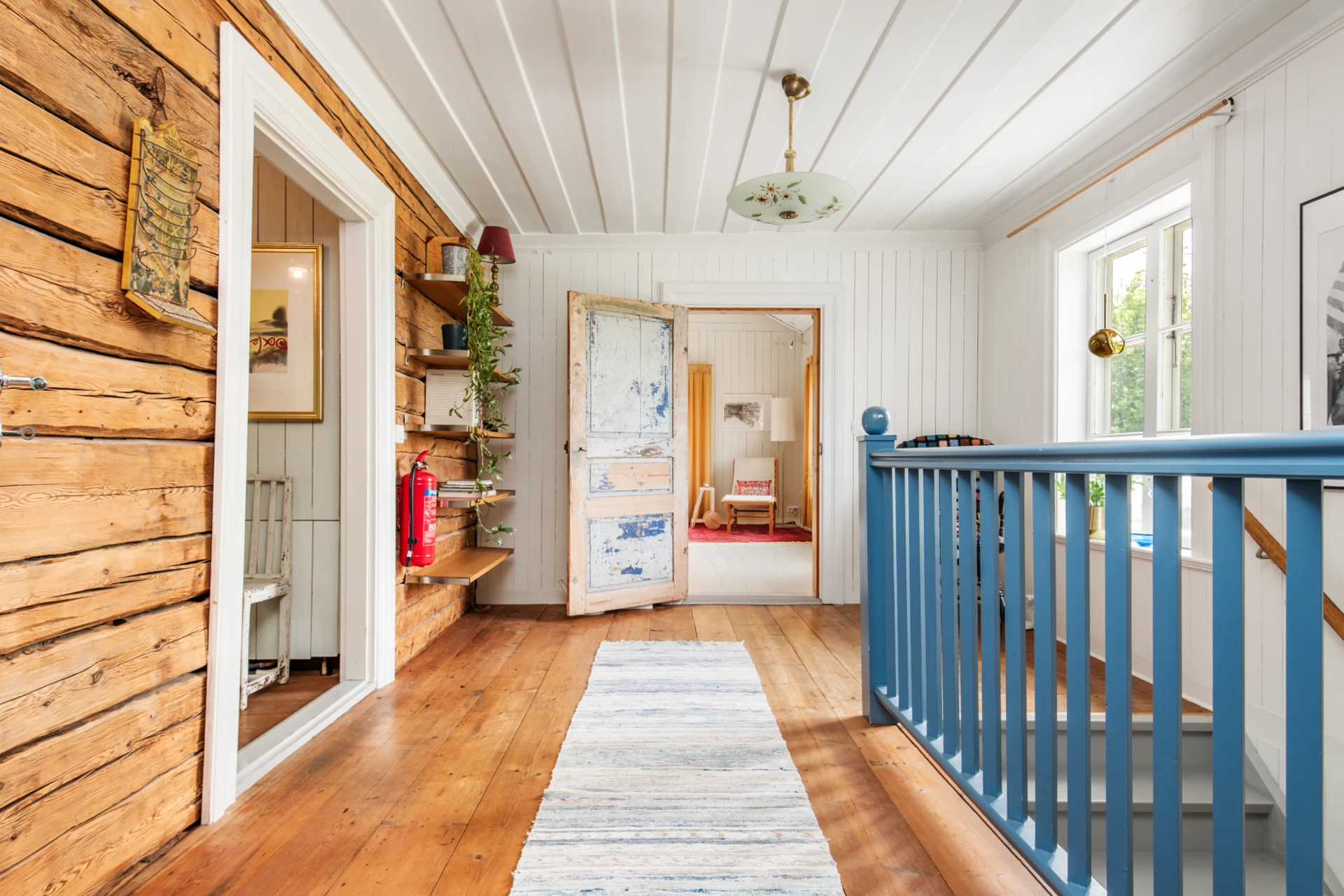 Vacker hall på övre plan