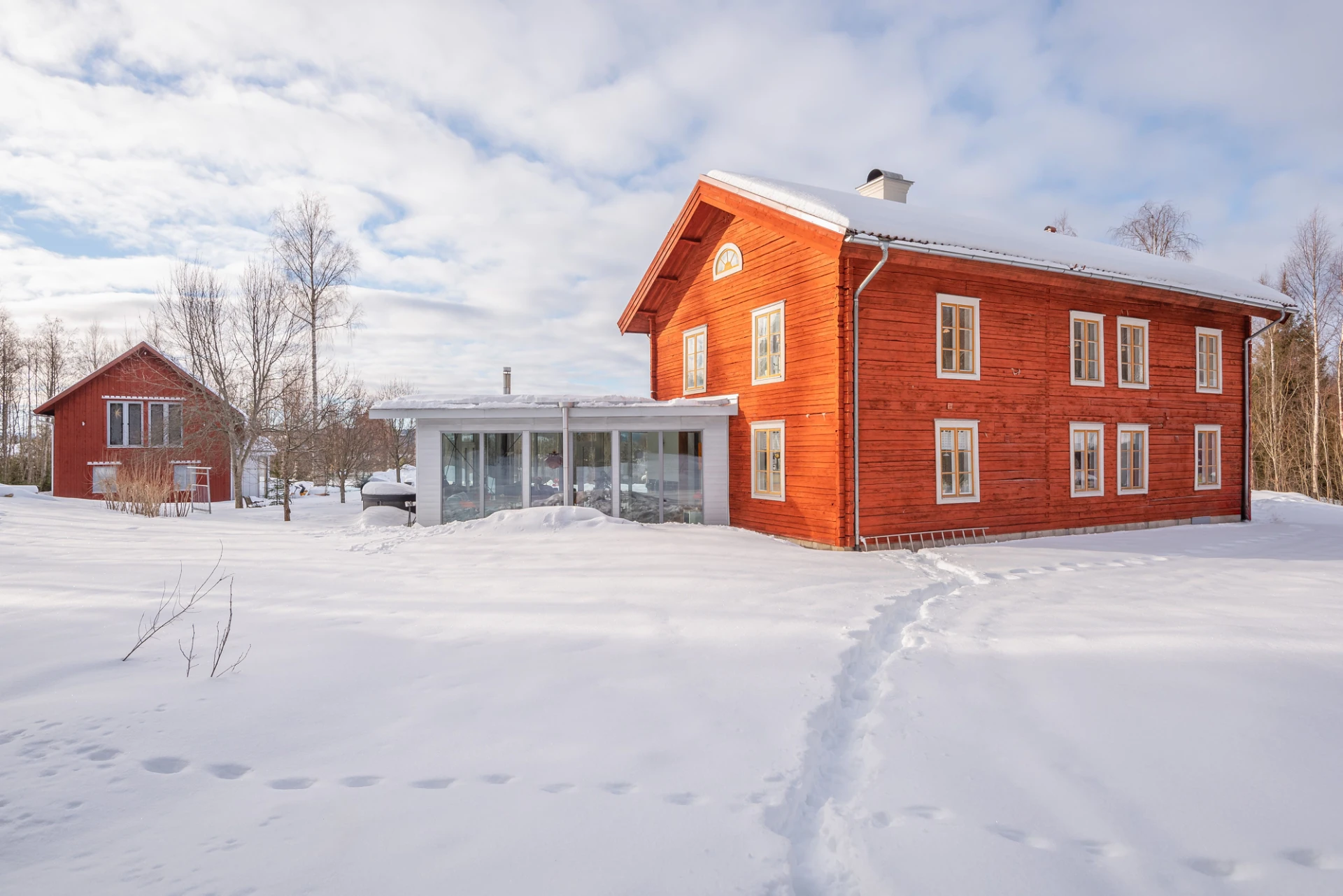 Byggnaderna från baksidan.