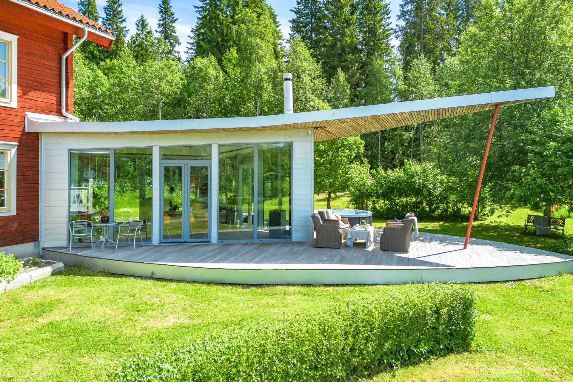Vintreträdgård och terrassdäck