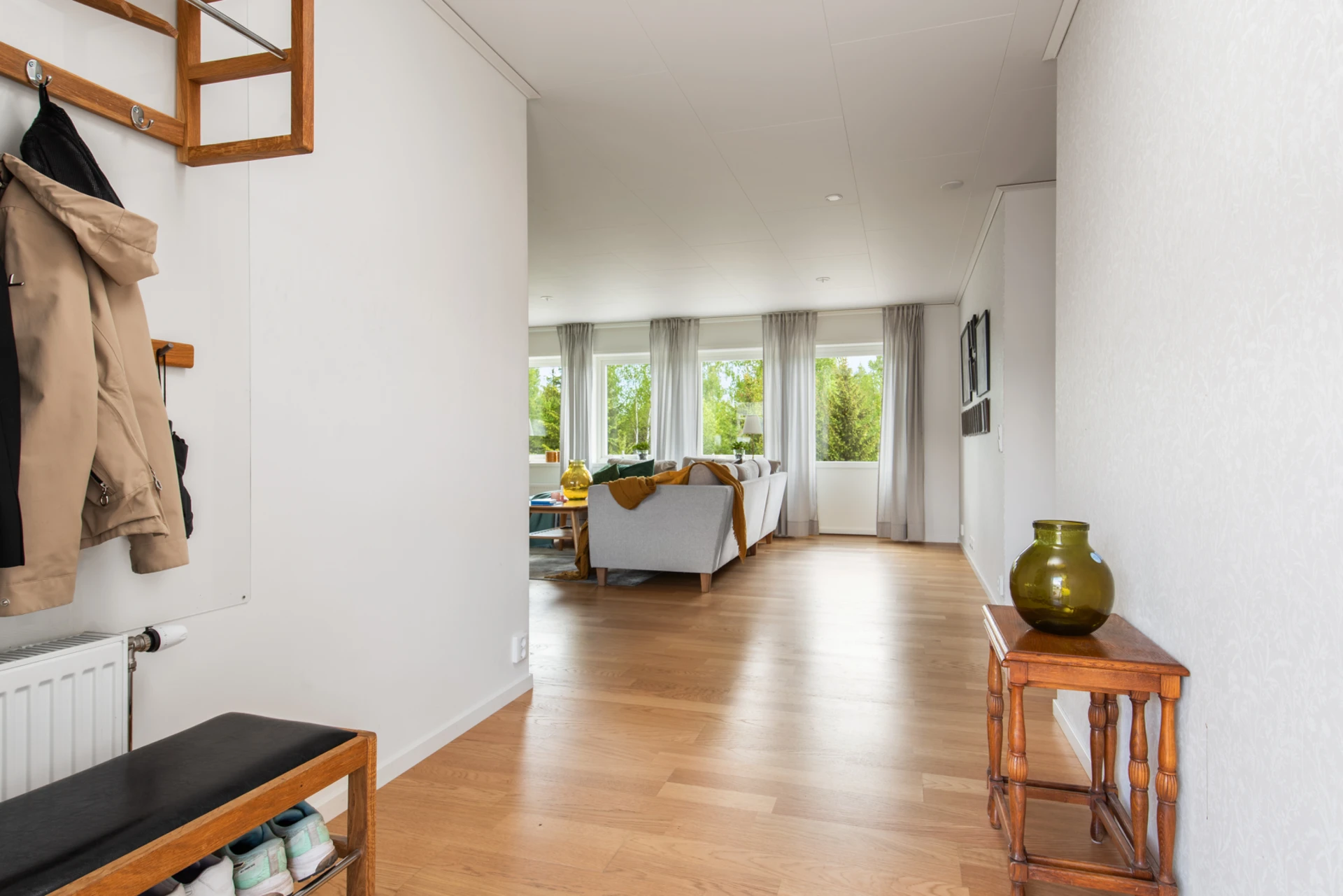 Från hall mot vardagsrum
