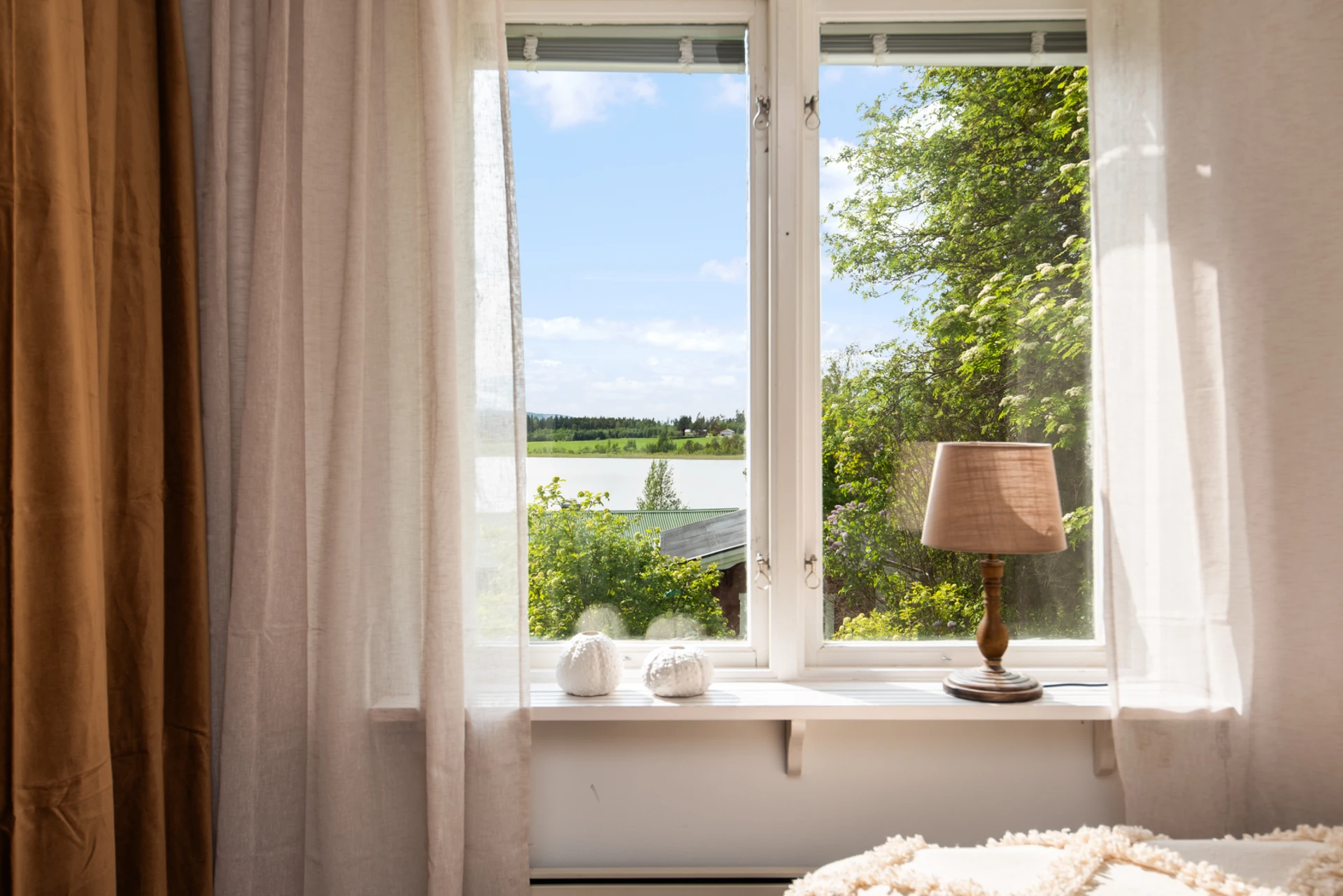Utsikt från sovrumsfönstret