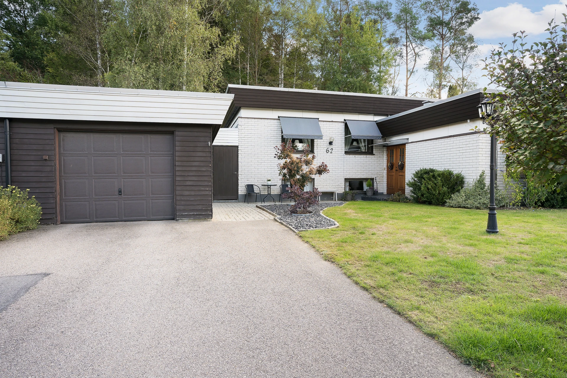 Garage med automatisk garageport