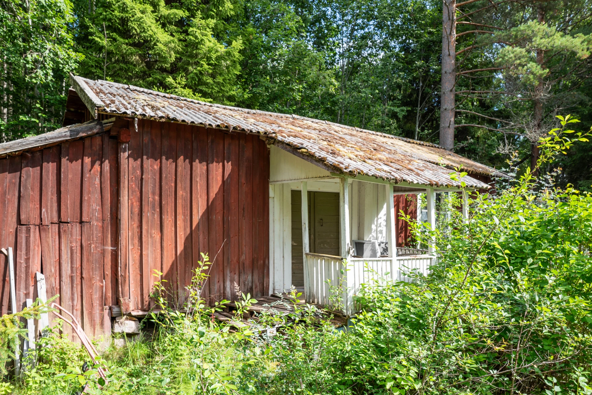 Förråd i dåligt skick