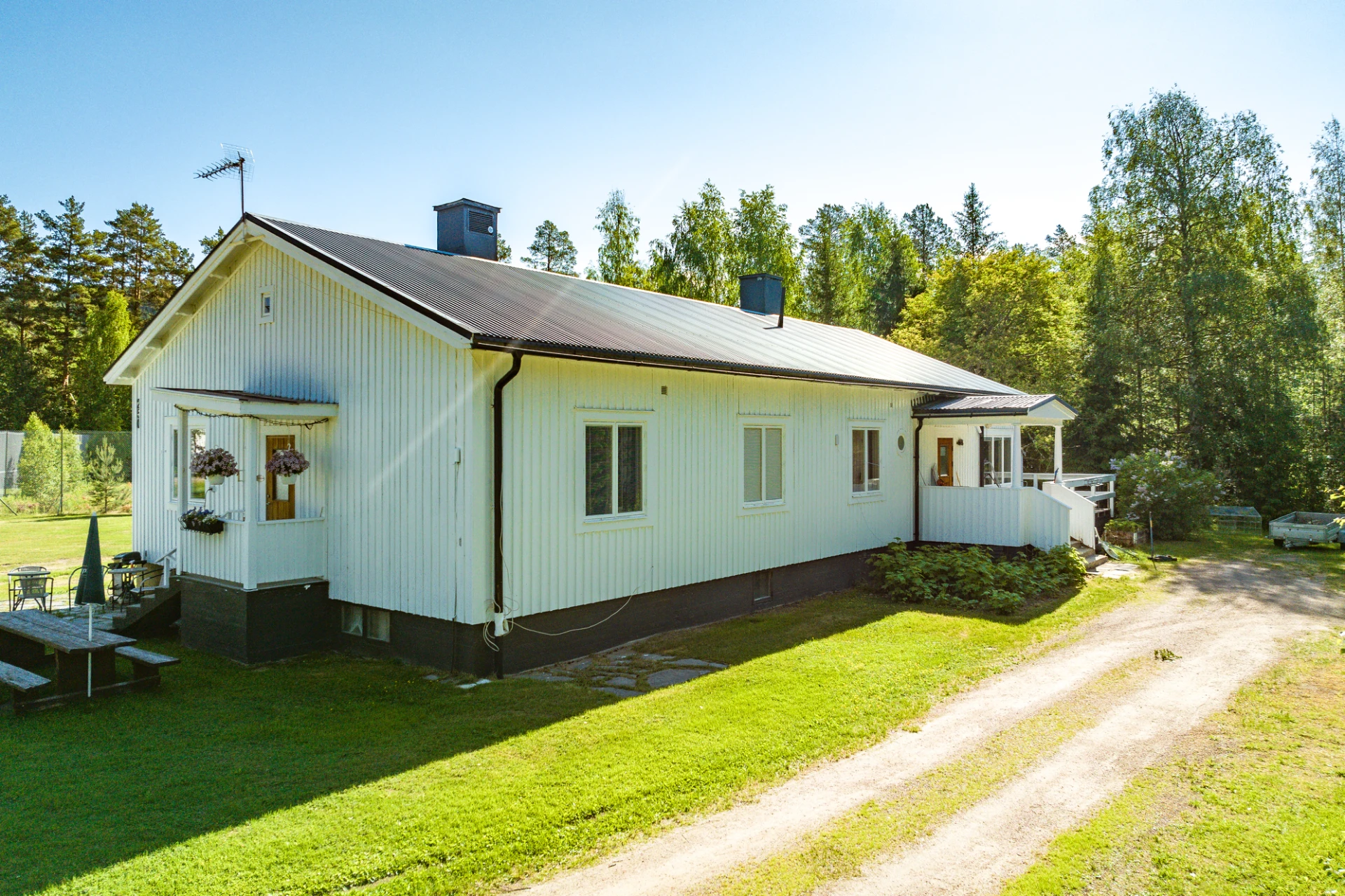 Byggnad med två lägenheter