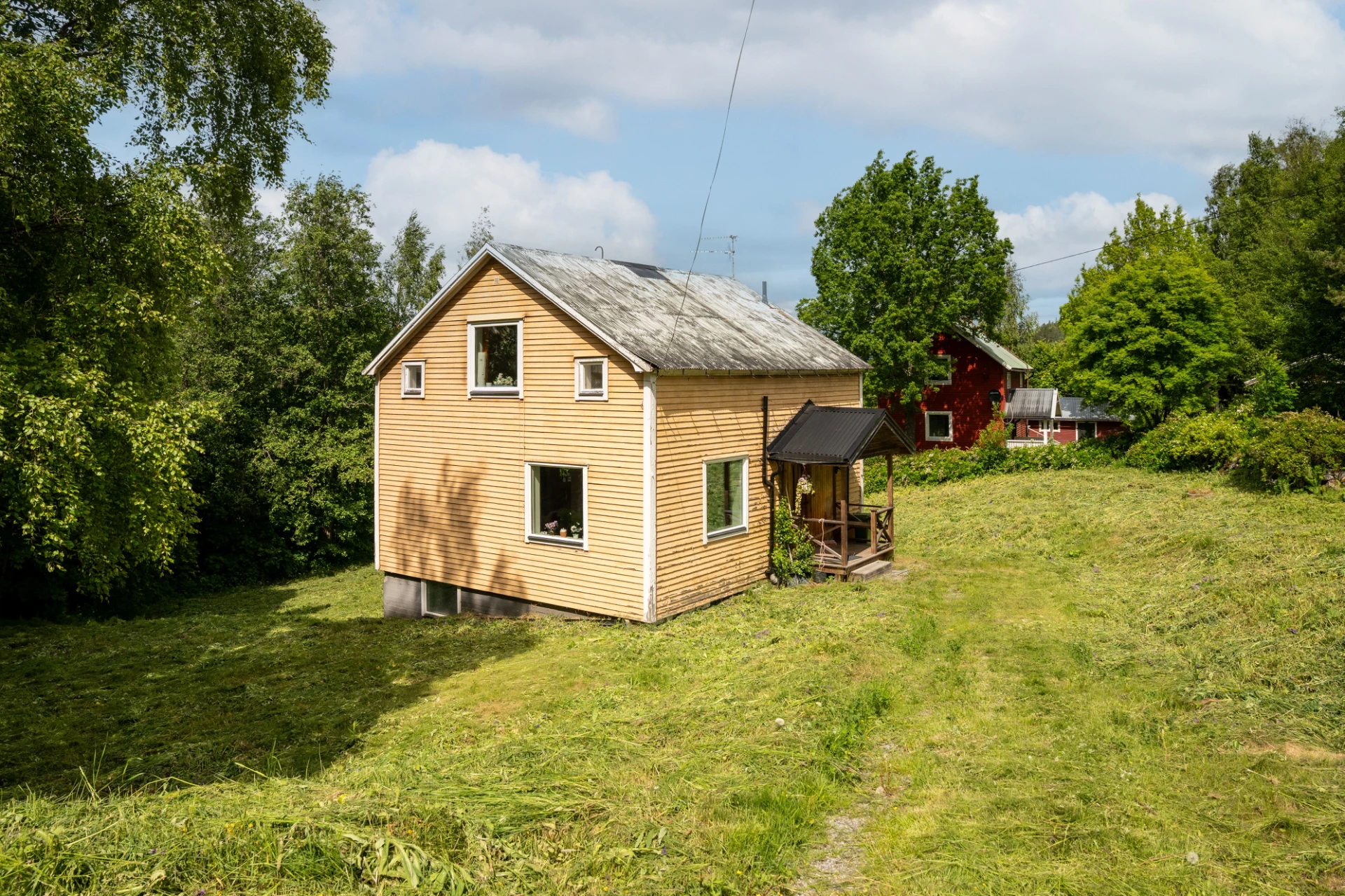Fasadbild från nedfart