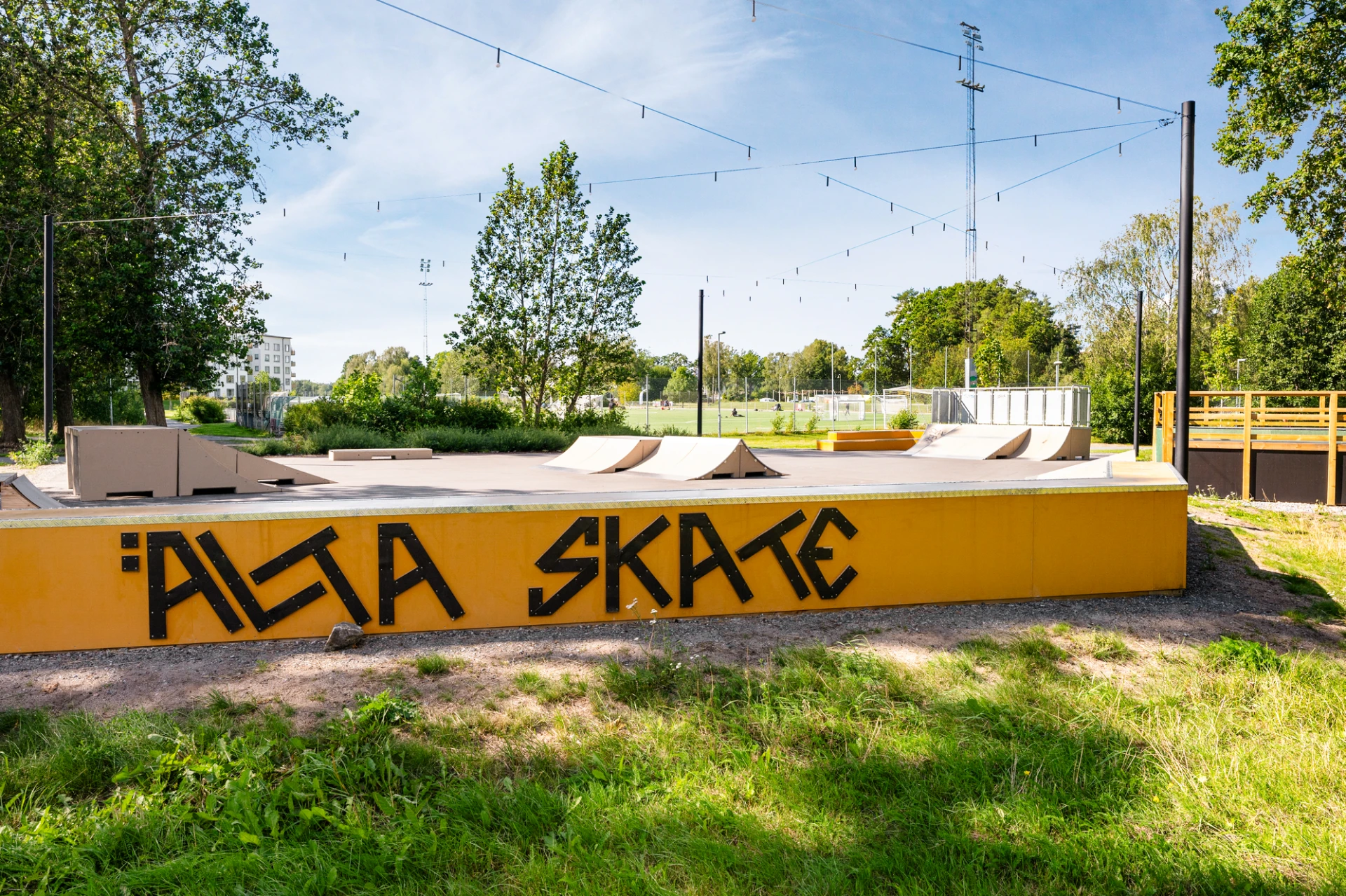 Skatepark intill Ishallen och Stavsborgsskolan