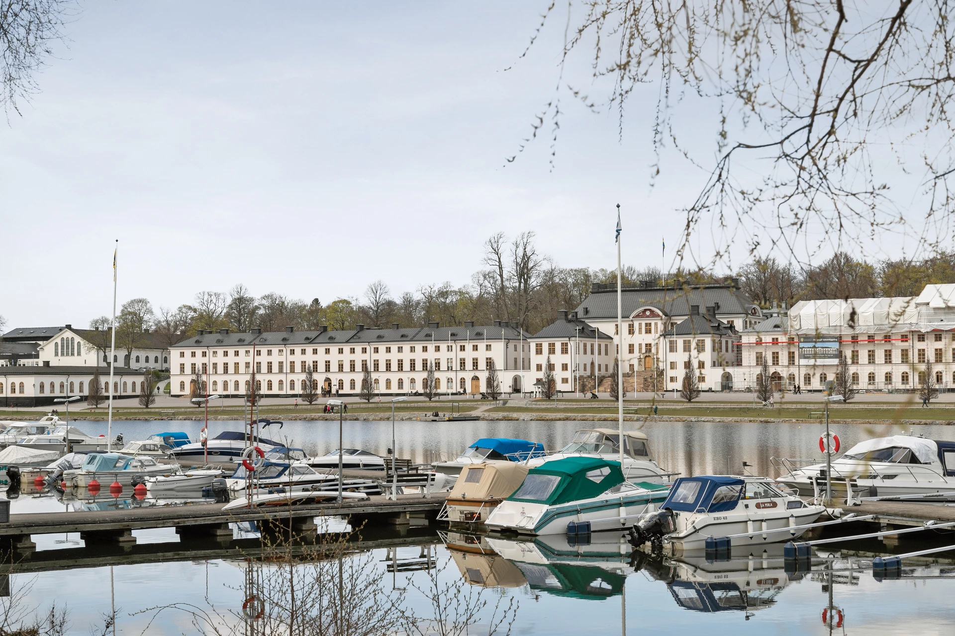 Härlig miljö utanför porten.