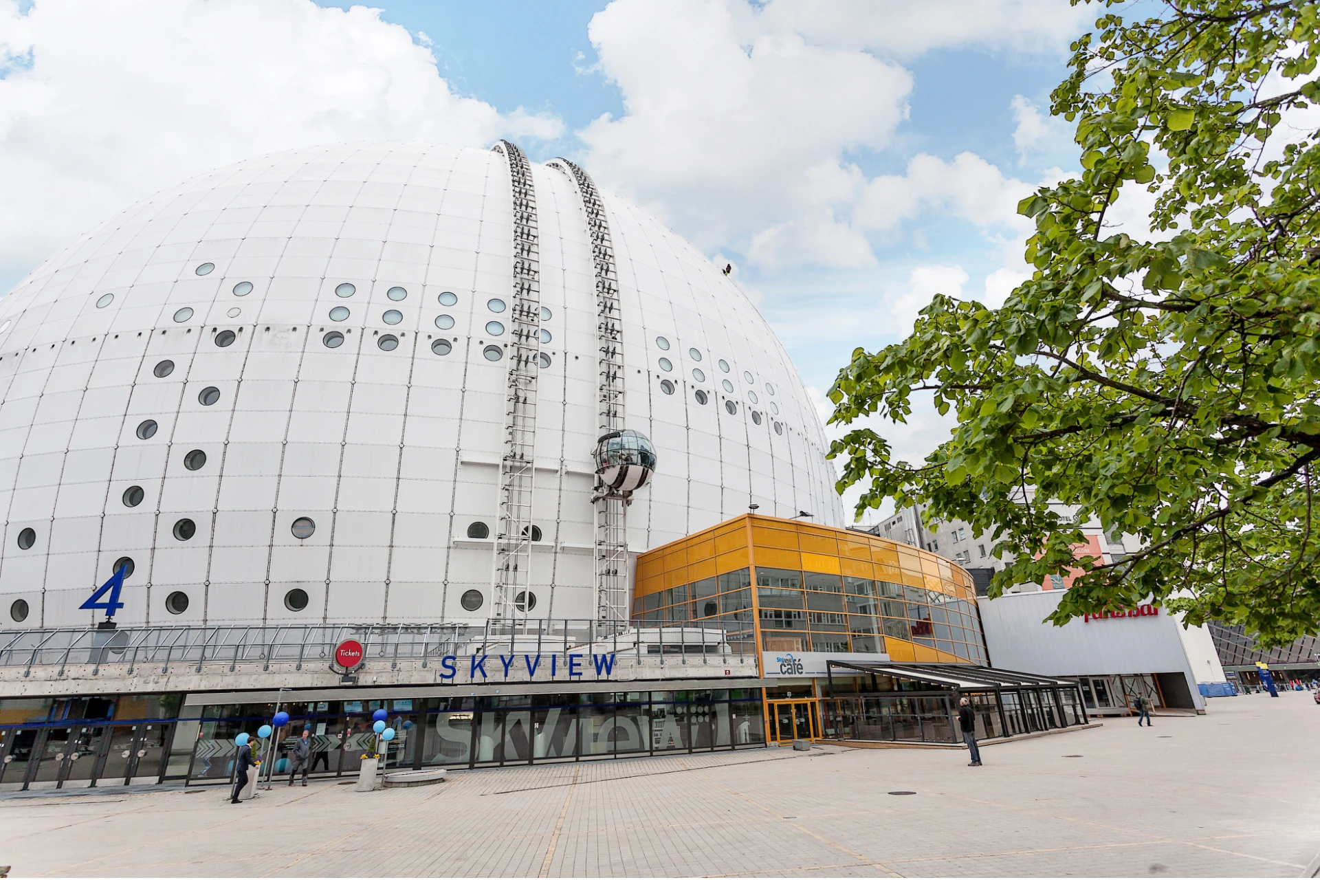 Globen nära