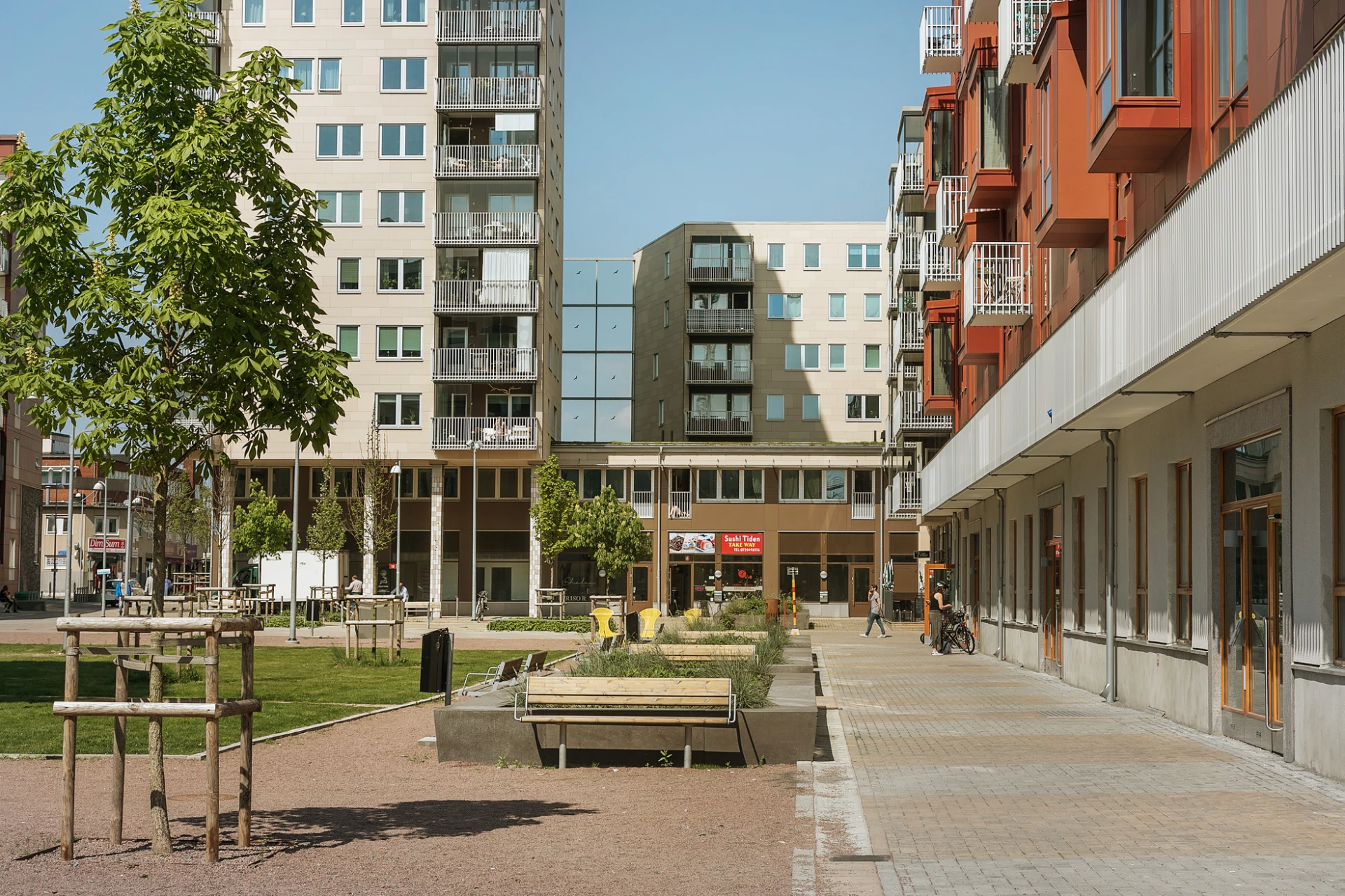 Jöns Rundbäcks Plats med bl.a. sushirestaurang