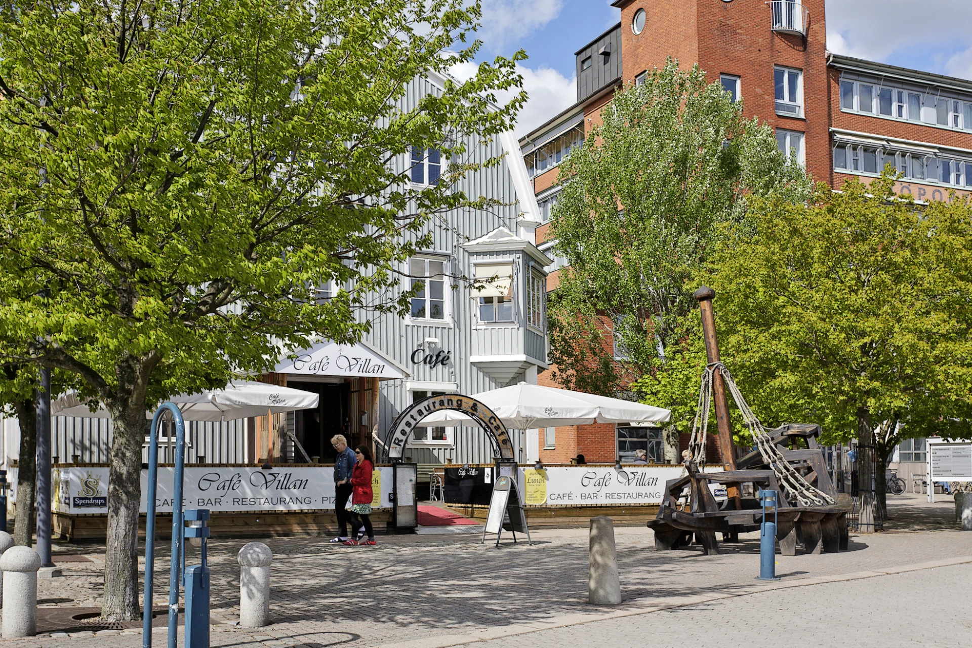 Flertal mysiga restauranger och caféer